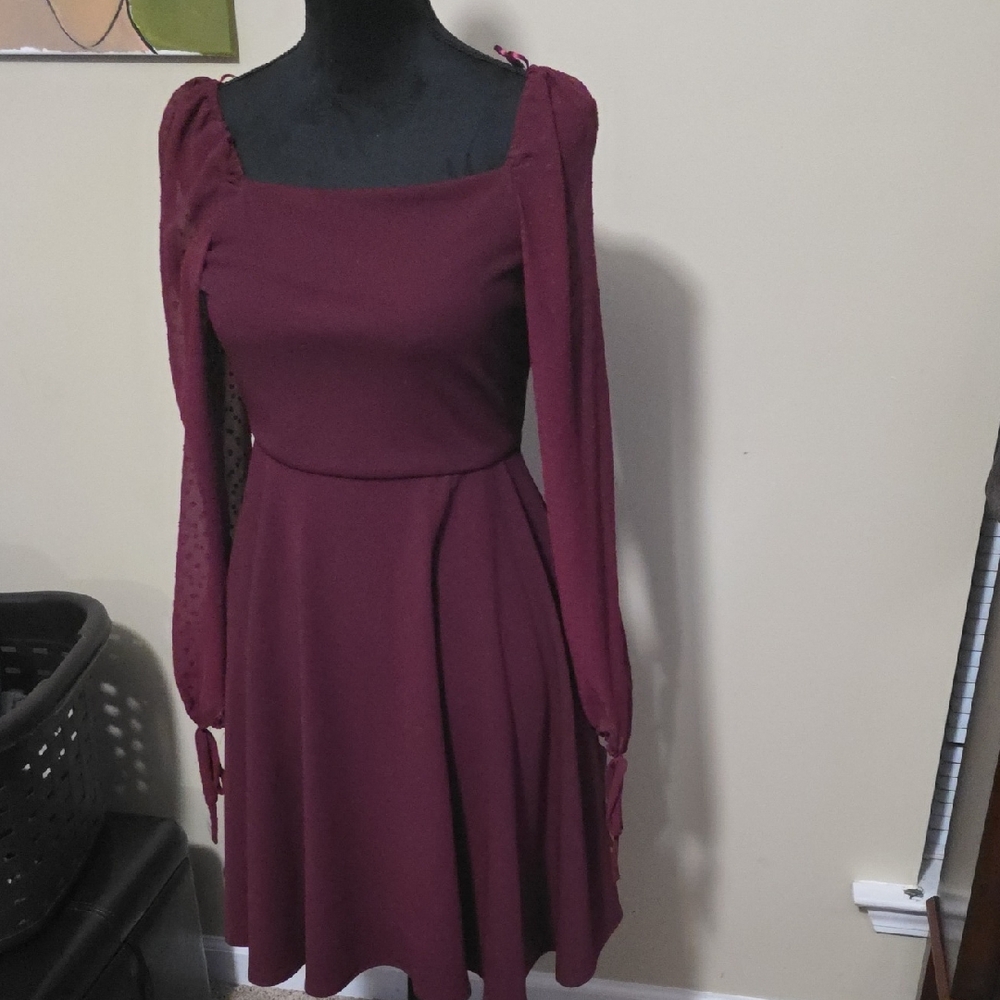 Elegant Burgundy Long Sleeve Dress
